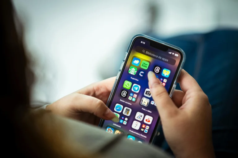 Using Apps and Tools to Track Your Spending Easily